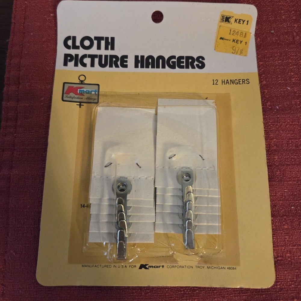 12 Nail-less Picture Hangers Cloth No Hammer needed Kmart Vintage